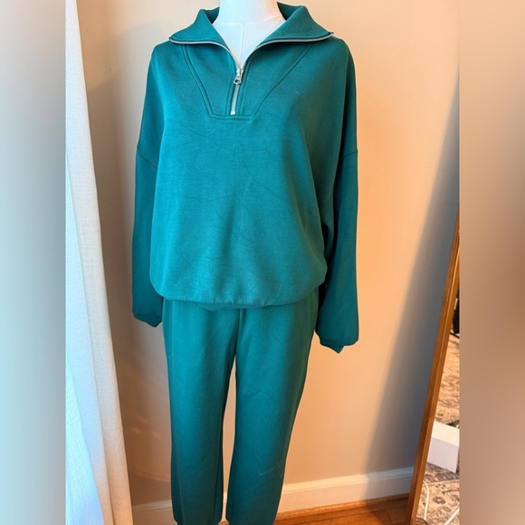 Varley Pants - Varley Hawley Half Zip and Slim Cuff pants set